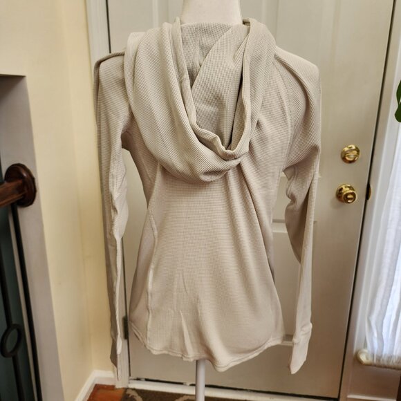 NWT Under Armour Women's Long Sleeve Waffle Hoodie Size S - Picture 3 of 9